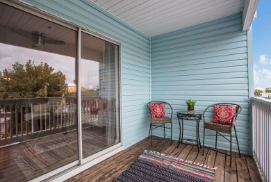 Lake House Hidden Gem of the sea! 2 bedroom 1 bath Across the street from the beach! , , on Gulf of Mexico - Panama City Beach in Florida - Lakehouse Vacation Rental - Lake Home for rent on LakeHouseVacations.com