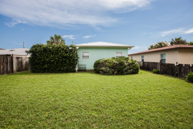 Lake House Directly across the street from the Beach, , on Gulf of Mexico - Panama City Beach in Florida - Lakehouse Vacation Rental - Lake Home for rent on LakeHouseVacations.com