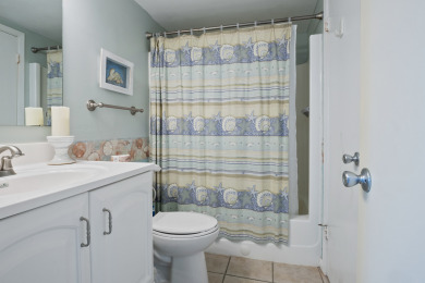 Lake House Emerald Isle 205 by Alicia Hollis Rentals Open Aug 16 FREE TICKETS! $300Day, , on Gulf of Mexico - Fort Walton in Florida - Lakehouse Vacation Rental - Lake Home for rent on LakeHouseVacations.com