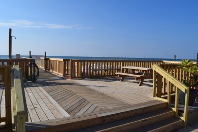 Lake House Emerald Isle 205 by Alicia Hollis Rentals Open Aug 16 FREE TICKETS! $300Day, , on Gulf of Mexico - Fort Walton in Florida - Lakehouse Vacation Rental - Lake Home for rent on LakeHouseVacations.com