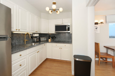 Lake House Gorgeous full ocean view! Short walk to beach! FREE Parking & Wi-Fi! Sleeps 6, , on Oahu - Honolulu in Hawaii - Lakehouse Vacation Rental - Lake Home for rent on LakeHouseVacations.com