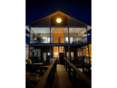 Lake House Gulf Front Private beach dog friendly with additional non refundable pet fee, , on Gulf of Mexico - Santa Rosa Bay in Florida - Lakehouse Vacation Rental - Lake Home for rent on LakeHouseVacations.com