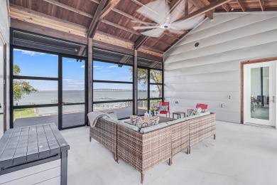 Lake House Elite 1 bedroom waterfront home. Spacious screened in porch and pier!, , on Gulf of Mexico - Aransas Bay in Texas - Lakehouse Vacation Rental - Lake Home for rent on LakeHouseVacations.com