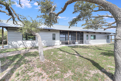 Lake House Elite 1 bedroom waterfront home. Spacious screened in porch and pier!, , on Gulf of Mexico - Aransas Bay in Texas - Lakehouse Vacation Rental - Lake Home for rent on LakeHouseVacations.com
