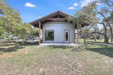 Lake House Elite 1 bedroom waterfront home. Spacious screened in porch and pier!, , on Gulf of Mexico - Aransas Bay in Texas - Lakehouse Vacation Rental - Lake Home for rent on LakeHouseVacations.com