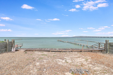 Lake House Elite 1 bedroom waterfront home. Spacious screened in porch and pier!, , on Gulf of Mexico - Aransas Bay in Texas - Lakehouse Vacation Rental - Lake Home for rent on LakeHouseVacations.com
