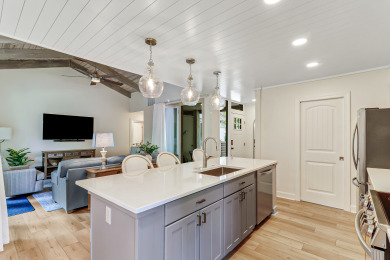 Lake House Experience Coastal Elegance Newly Renovated Villa in South Beach Marina, , on Atlantic Ocean - Hilton Head Island in South Carolina - Lakehouse Vacation Rental - Lake Home for rent on LakeHouseVacations.com