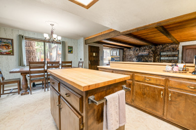 Lake House Family Fox Farm LARGE 4 bedroom 5 min to Resorts. Fire Pit- Garage Access, , on Big Bear Lake in California - Lakehouse Vacation Rental - Lake Home for rent on LakeHouseVacations.com