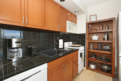 Lake House Gorgeous Ocean & Park Views! Full Kitchen! Steps to Beach!, , on Oahu - Honolulu in Hawaii - Lakehouse Vacation Rental - Lake Home for rent on LakeHouseVacations.com