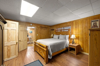 Lake House Bear Footin' Cabin Cozy Arts & Crafts Retreat with Hot Tub!, , on Gatlinburg in Tennessee - Lakehouse Vacation Rental - Lake Home for rent on LakeHouseVacations.com