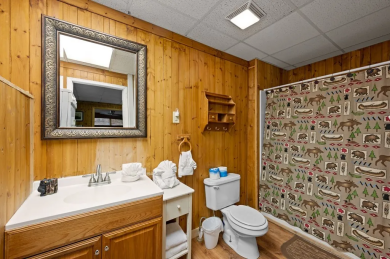 Lake House Bear Footin' Cabin Cozy Arts & Crafts Retreat with Hot Tub!, , on Gatlinburg in Tennessee - Lakehouse Vacation Rental - Lake Home for rent on LakeHouseVacations.com