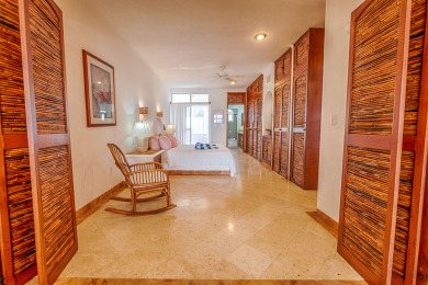 Lake House Beachfront access out the patio door! Swimming pool, AC and WiFi!, , on  in Quintana Roo - Lakehouse Vacation Rental - Lake Home for rent on LakeHouseVacations.com