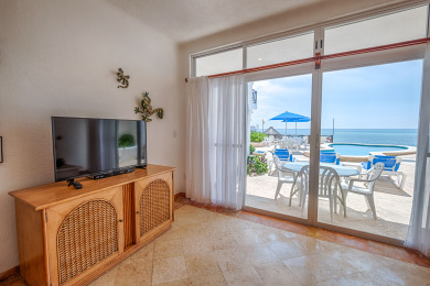 Lake House Beachfront access out the patio door! Swimming pool, AC and WiFi!, , on  in Quintana Roo - Lakehouse Vacation Rental - Lake Home for rent on LakeHouseVacations.com