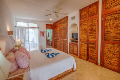 Lake House Beachfront access out the patio door! Swimming pool, AC and WiFi!, , on  in Quintana Roo - Lakehouse Vacation Rental - Lake Home for rent on LakeHouseVacations.com