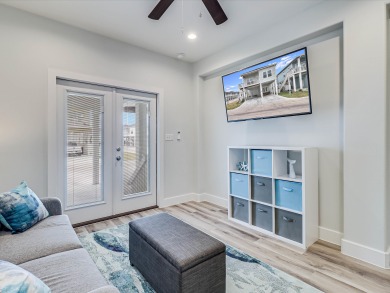 Lake House Rock Aransas Retreat! Huge Community Pool! Close to the beach and boat ramp!, , on Gulf of Mexico - Aransas Bay in Texas - Lakehouse Vacation Rental - Lake Home for rent on LakeHouseVacations.com