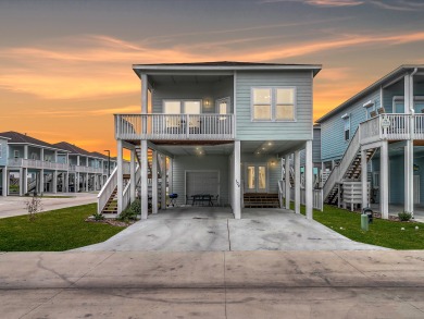 Lake House Rock Aransas Retreat! Huge Community Pool! Close to the beach and boat ramp!, , on Gulf of Mexico - Aransas Bay in Texas - Lakehouse Vacation Rental - Lake Home for rent on LakeHouseVacations.com