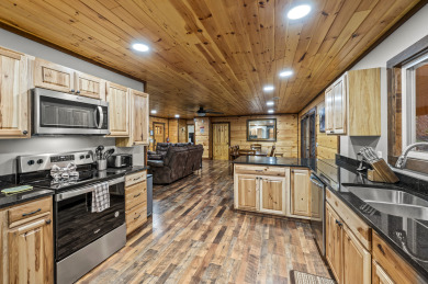 Lake House Coveted Ranch Floorplan, Arts and Crafts, Pet Friendly -Large Fenced in Yard., , on Gatlinburg in Tennessee - Lakehouse Vacation Rental - Lake Home for rent on LakeHouseVacations.com