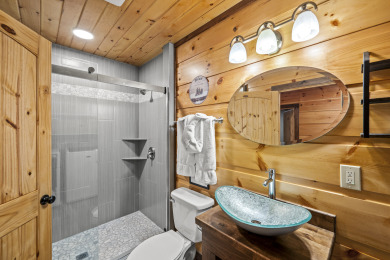 Lake House Coveted Ranch Floorplan, Arts and Crafts, Pet Friendly -Large Fenced in Yard., , on Gatlinburg in Tennessee - Lakehouse Vacation Rental - Lake Home for rent on LakeHouseVacations.com