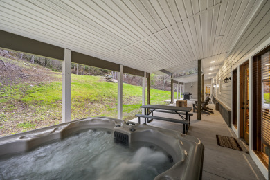 Lake House Coveted Ranch Floorplan, Arts and Crafts, Pet Friendly -Large Fenced in Yard., , on Gatlinburg in Tennessee - Lakehouse Vacation Rental - Lake Home for rent on LakeHouseVacations.com