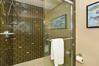 Lake House Gorgeous partial Ocean View in the Heart of Waikiki!, , on Oahu - Honolulu in Hawaii - Lakehouse Vacation Rental - Lake Home for rent on LakeHouseVacations.com