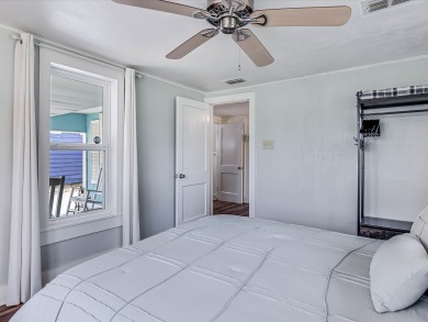 Lake House Quaint in town Cottage, Walk to Restaurants and Bars, Screened Porch, RV Pad, , on Gulf of Mexico - Aransas Bay in Texas - Lakehouse Vacation Rental - Lake Home for rent on LakeHouseVacations.com