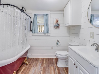 Lake House Quaint in town Cottage, Walk to Restaurants and Bars, Screened Porch, RV Pad, , on Gulf of Mexico - Aransas Bay in Texas - Lakehouse Vacation Rental - Lake Home for rent on LakeHouseVacations.com