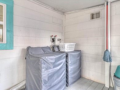Lake House Quaint in town Cottage, Walk to Restaurants and Bars, Screened Porch, RV Pad, , on Gulf of Mexico - Aransas Bay in Texas - Lakehouse Vacation Rental - Lake Home for rent on LakeHouseVacations.com