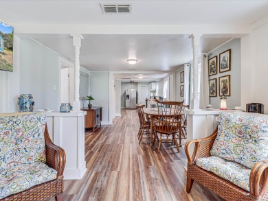 Lake House Quaint in town Cottage, Walk to Restaurants and Bars, Screened Porch, RV Pad, , on Gulf of Mexico - Aransas Bay in Texas - Lakehouse Vacation Rental - Lake Home for rent on LakeHouseVacations.com
