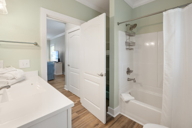 Lake House New Listing! Updated Interior Is Cozy, Comfortable & Close To White Beaches! , , on Gulf of Mexico - Pensacola in Florida - Lakehouse Vacation Rental - Lake Home for rent on LakeHouseVacations.com