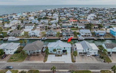 Lake House Key Allegro home, Private pool, Hottub, Outdoor kitchen, Kayaks, Gameroom., , on Gulf of Mexico - Aransas Bay in Texas - Lakehouse Vacation Rental - Lake Home for rent on LakeHouseVacations.com