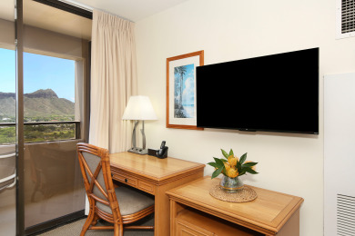 Lake House Ocean & Diamond Head Views! Full Kitchen, Lanai, 1 Free Parking! Sleeps 6, , on Oahu - Honolulu in Hawaii - Lakehouse Vacation Rental - Lake Home for rent on LakeHouseVacations.com