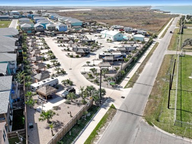 Lake House Community Pool, In Town, Dog Park,Wifi, Hammock Park! 5 Minutes to the Beach!, , on Gulf of Mexico - Port Aransas in Texas - Lakehouse Vacation Rental - Lake Home for rent on LakeHouseVacations.com