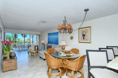 Lake House Cozy Coastal Getaway 1 Bed 1 Bath Siesta Key Condo Steps to Beach , , on  in Florida - Lakehouse Vacation Rental - Lake Home for rent on LakeHouseVacations.com