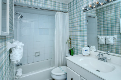 Lake House Cozy Coastal Getaway 1 Bed 1 Bath Siesta Key Condo Steps to Beach , , on  in Florida - Lakehouse Vacation Rental - Lake Home for rent on LakeHouseVacations.com