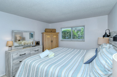 Lake House Cozy Coastal Getaway 1 Bed 1 Bath Siesta Key Condo Steps to Beach , , on  in Florida - Lakehouse Vacation Rental - Lake Home for rent on LakeHouseVacations.com