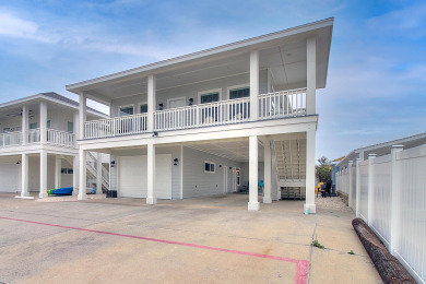 Lake House Charming bungalow with full kitchen and living area!, , on Gulf of Mexico - Port Aransas in Texas - Lakehouse Vacation Rental - Lake Home for rent on LakeHouseVacations.com