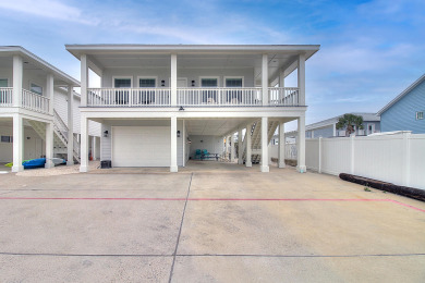 Lake House Charming bungalow with full kitchen and living area!, , on Gulf of Mexico - Port Aransas in Texas - Lakehouse Vacation Rental - Lake Home for rent on LakeHouseVacations.com
