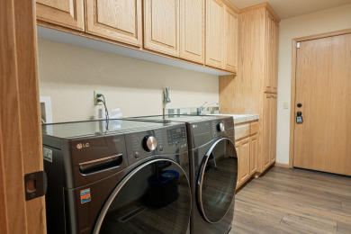 Lake House GORGEOUS 5-Star cabin. Walk to LAKE and VILLAGE. Game Room and Hot Tub, , on Big Bear Lake in California - Lakehouse Vacation Rental - Lake Home for rent on LakeHouseVacations.com