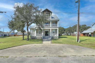 Lake House Barefoot Pelican! Gorgeous 4 bedroom 3.5 bath home in the heart of Rockport!, , on Gulf of Mexico - Aransas Bay in Texas - Lakehouse Vacation Rental - Lake Home for rent on LakeHouseVacations.com