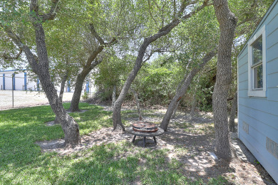 Lake House Private deck, boat parking, 2 bedroom 2 bath coastal cottage in Holiday Beach, , on Gulf of Mexico - Aransas Bay in Texas - Lakehouse Vacation Rental - Lake Home for rent on LakeHouseVacations.com