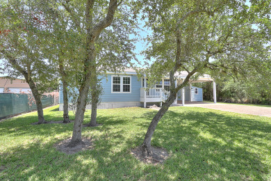 Lake House Private deck, boat parking, 2 bedroom 2 bath coastal cottage in Holiday Beach, , on Gulf of Mexico - Aransas Bay in Texas - Lakehouse Vacation Rental - Lake Home for rent on LakeHouseVacations.com