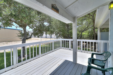 Lake House Private deck, boat parking, 2 bedroom 2 bath coastal cottage in Holiday Beach, , on Gulf of Mexico - Aransas Bay in Texas - Lakehouse Vacation Rental - Lake Home for rent on LakeHouseVacations.com