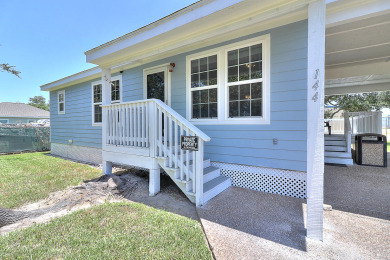 Lake House Private deck, boat parking, 2 bedroom 2 bath coastal cottage in Holiday Beach, , on Gulf of Mexico - Aransas Bay in Texas - Lakehouse Vacation Rental - Lake Home for rent on LakeHouseVacations.com