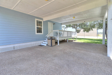 Lake House Private deck, boat parking, 2 bedroom 2 bath coastal cottage in Holiday Beach, , on Gulf of Mexico - Aransas Bay in Texas - Lakehouse Vacation Rental - Lake Home for rent on LakeHouseVacations.com