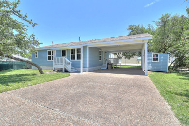 Lake House Private deck, boat parking, 2 bedroom 2 bath coastal cottage in Holiday Beach, , on Gulf of Mexico - Aransas Bay in Texas - Lakehouse Vacation Rental - Lake Home for rent on LakeHouseVacations.com
