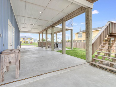 Lake House Waterfront, private lighted pier, kayaks, stand up paddle boards!, , on Gulf of Mexico - Aransas Bay in Texas - Lakehouse Vacation Rental - Lake Home for rent on LakeHouseVacations.com