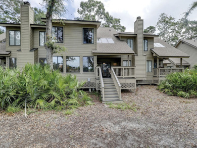 Lake House Stunning 3-Bed Villa w Golf Course Views and community pool , , on Atlantic Ocean - Hilton Head Island in South Carolina - Lakehouse Vacation Rental - Lake Home for rent on LakeHouseVacations.com
