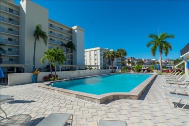 Lake House Your Cozy Beach Getaway 2 Bed 2 Bath Siesta Key Condo Walk to Beach, , on  in Florida - Lakehouse Vacation Rental - Lake Home for rent on LakeHouseVacations.com