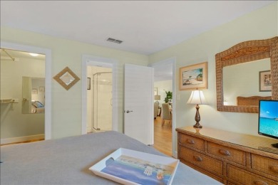 Lake House Your Cozy Beach Getaway 2 Bed 2 Bath Siesta Key Condo Walk to Beach, , on  in Florida - Lakehouse Vacation Rental - Lake Home for rent on LakeHouseVacations.com