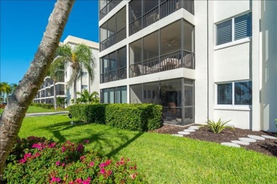 Lake House Your Cozy Beach Getaway 2 Bed 2 Bath Siesta Key Condo Walk to Beach, , on  in Florida - Lakehouse Vacation Rental - Lake Home for rent on LakeHouseVacations.com